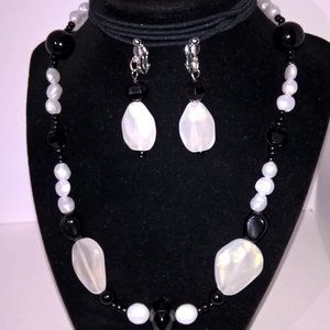Necklace and earring set